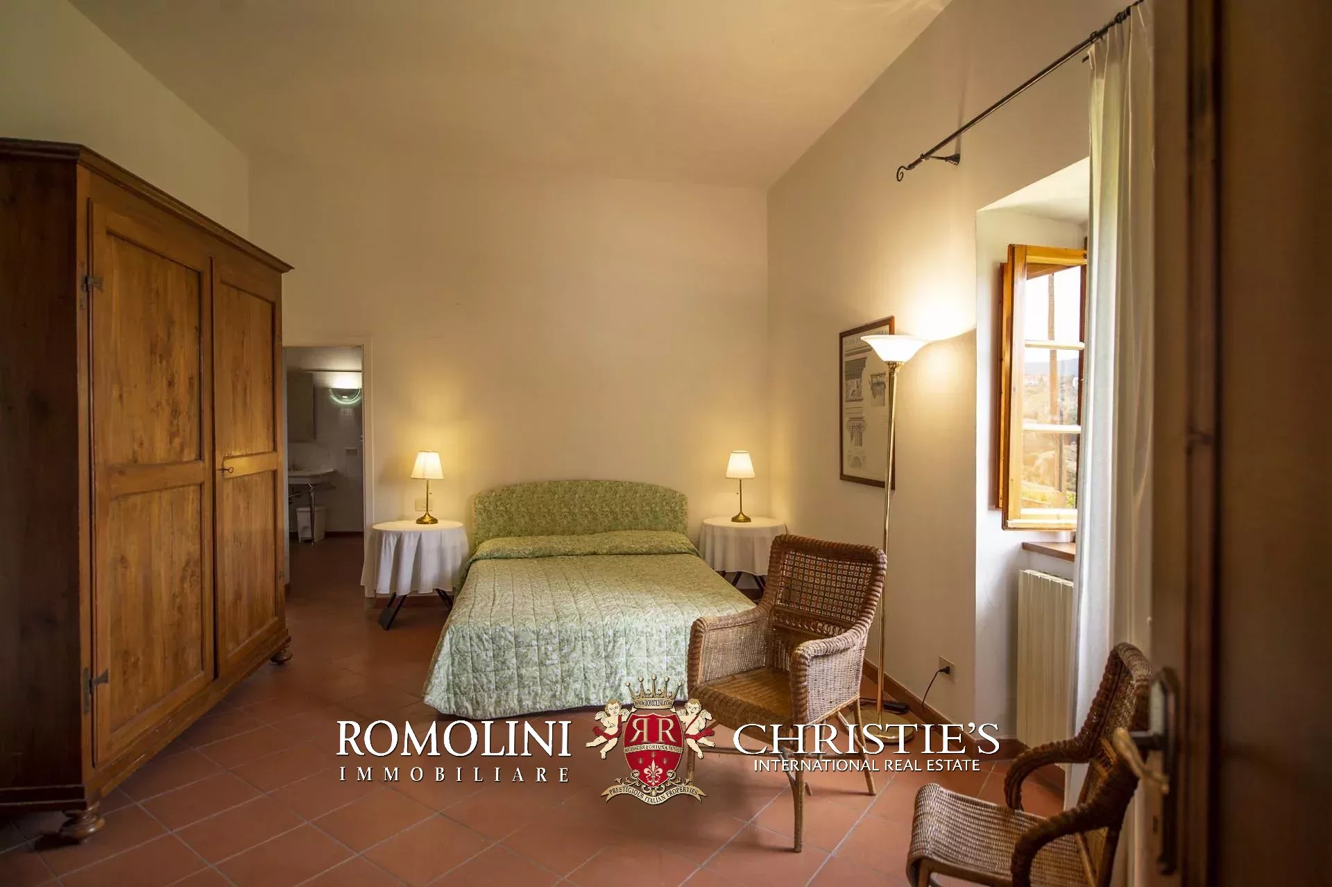 6 Bedroom Vineyard's Image 29