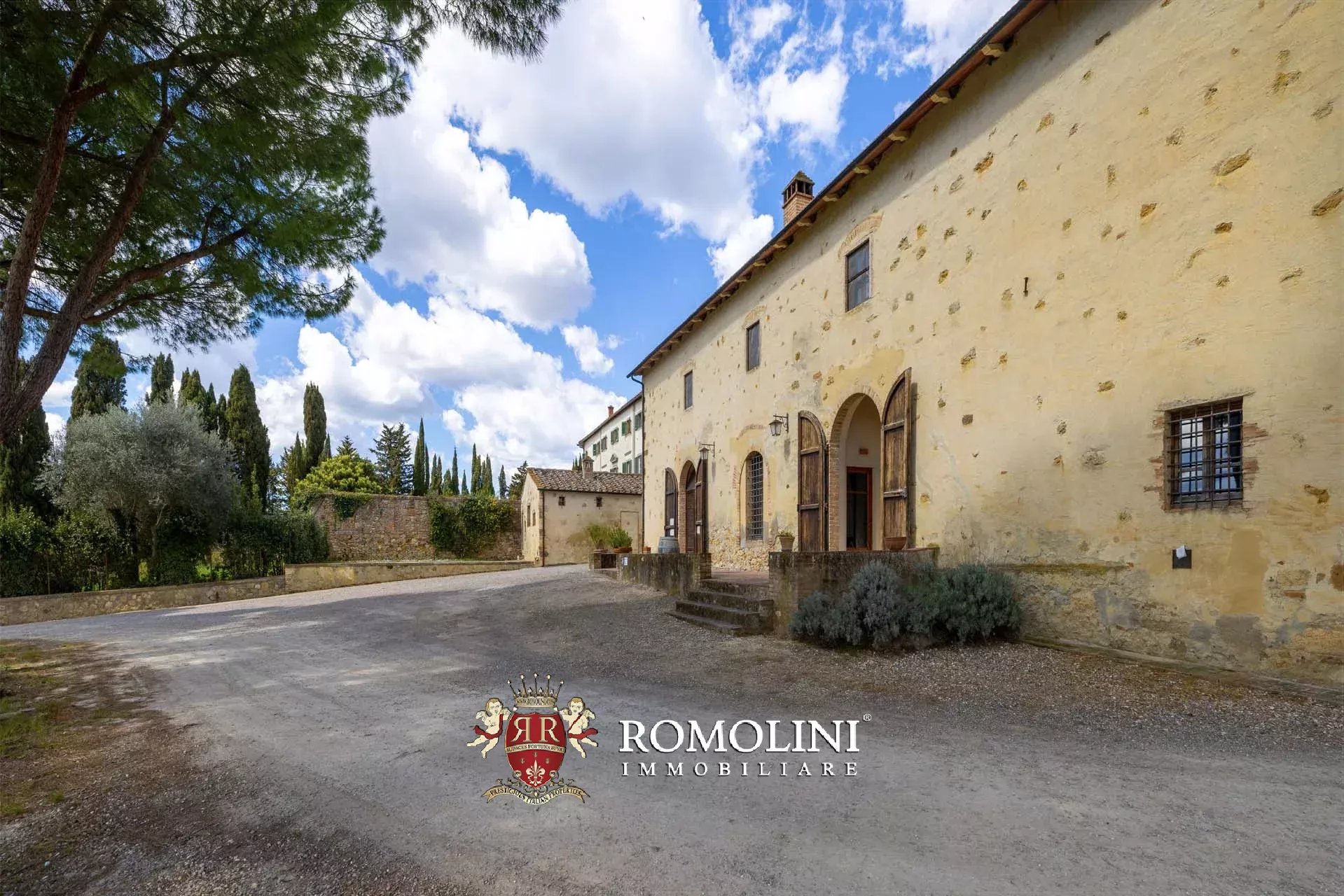 35 Bedroom Vineyard's Image 90