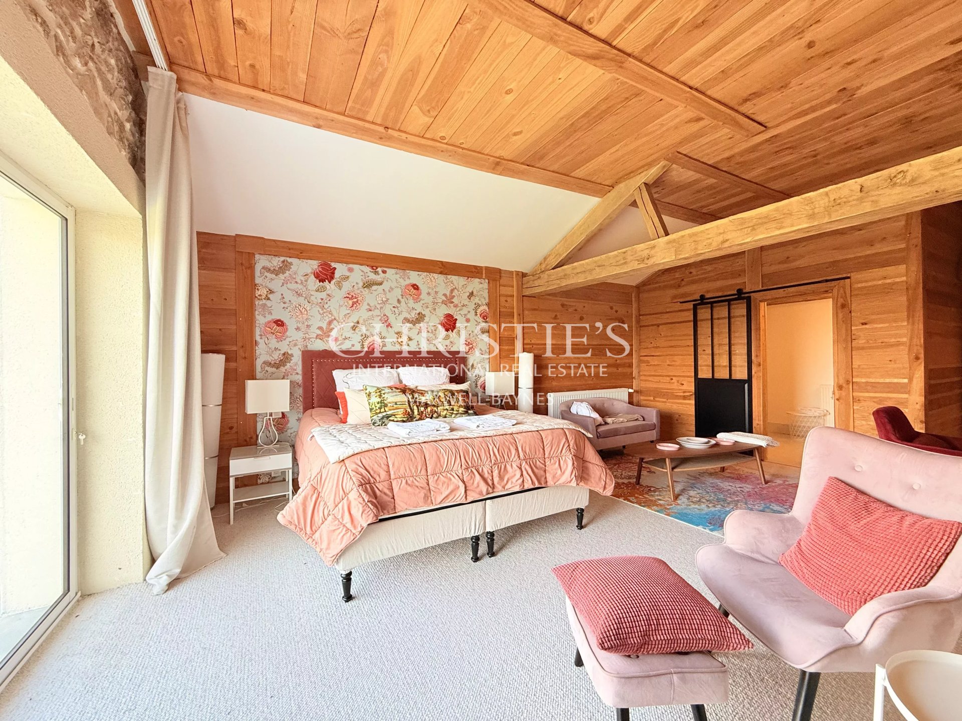 9 Bedroom Villa/Townhouse's Image 13
