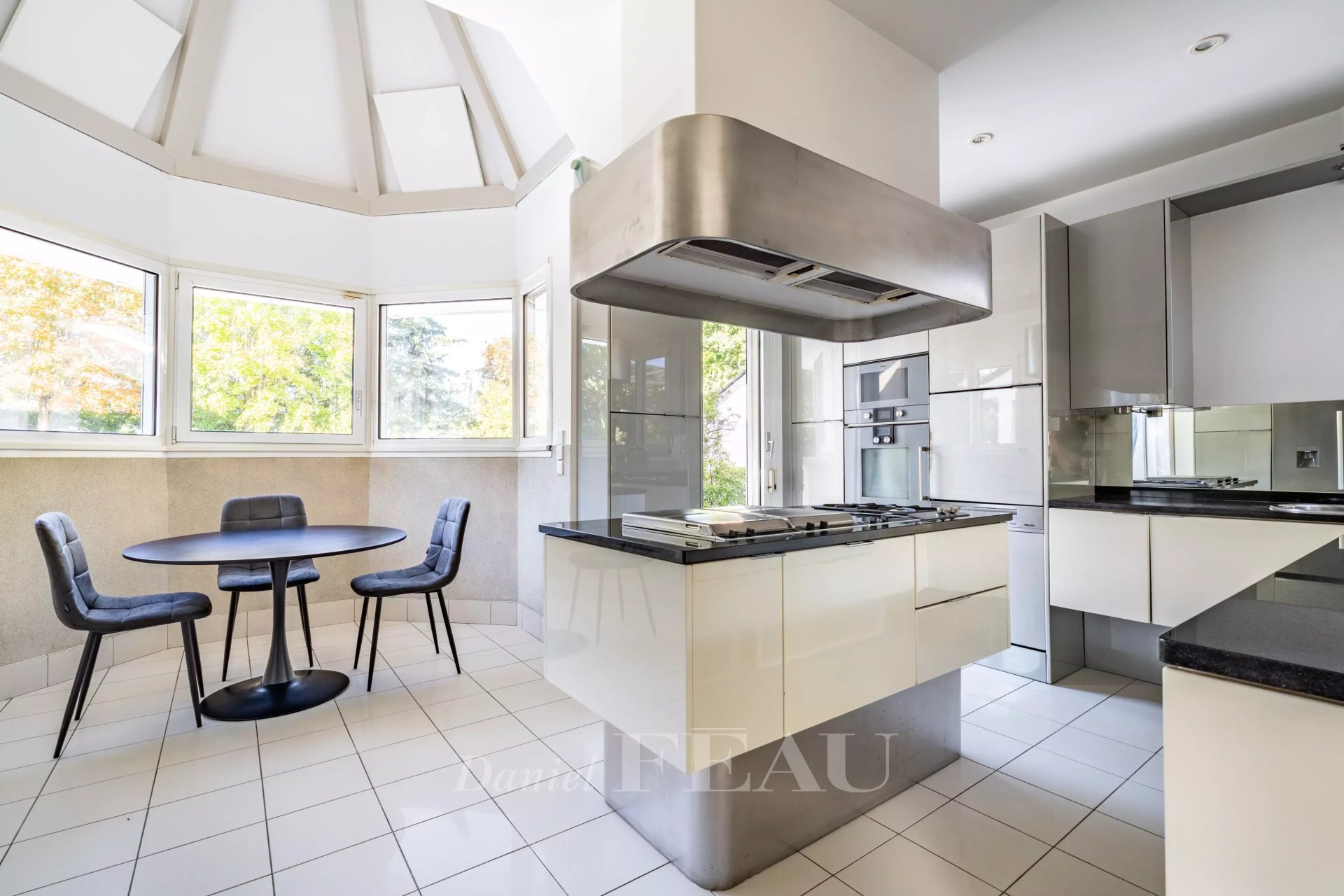 6 Bedroom Villa/Townhouse's Image 10