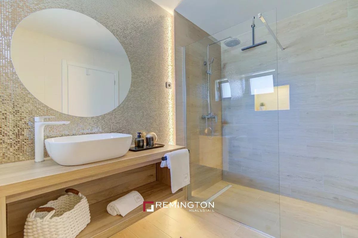 4 Bedroom Villa/Townhouse's Image 9
