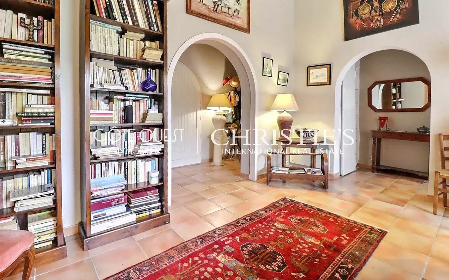 5 Bedroom Villa/Townhouse's Image 6