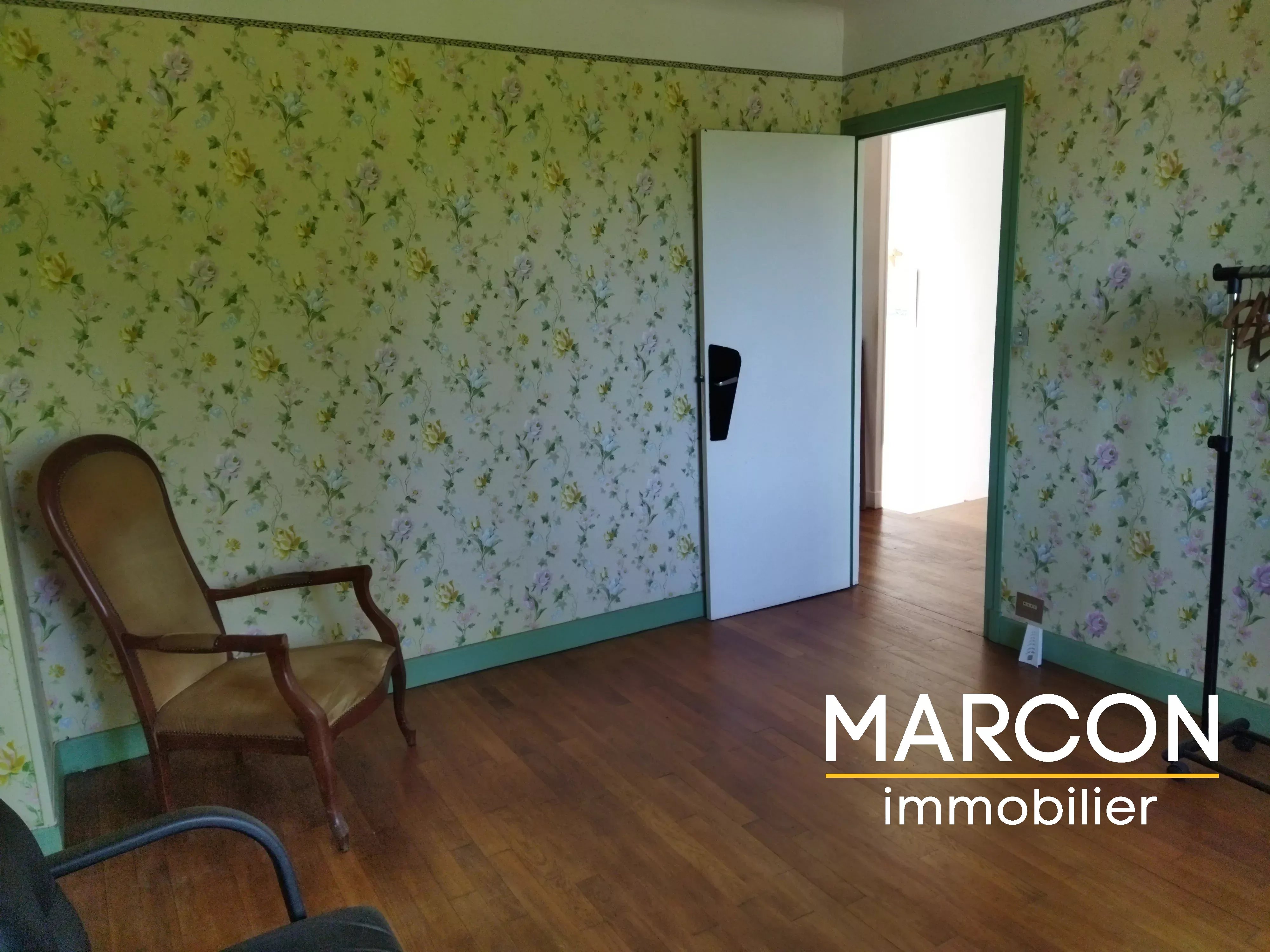BELLE MAISON EN PIERRES entre GUERET et BOURGANEUF