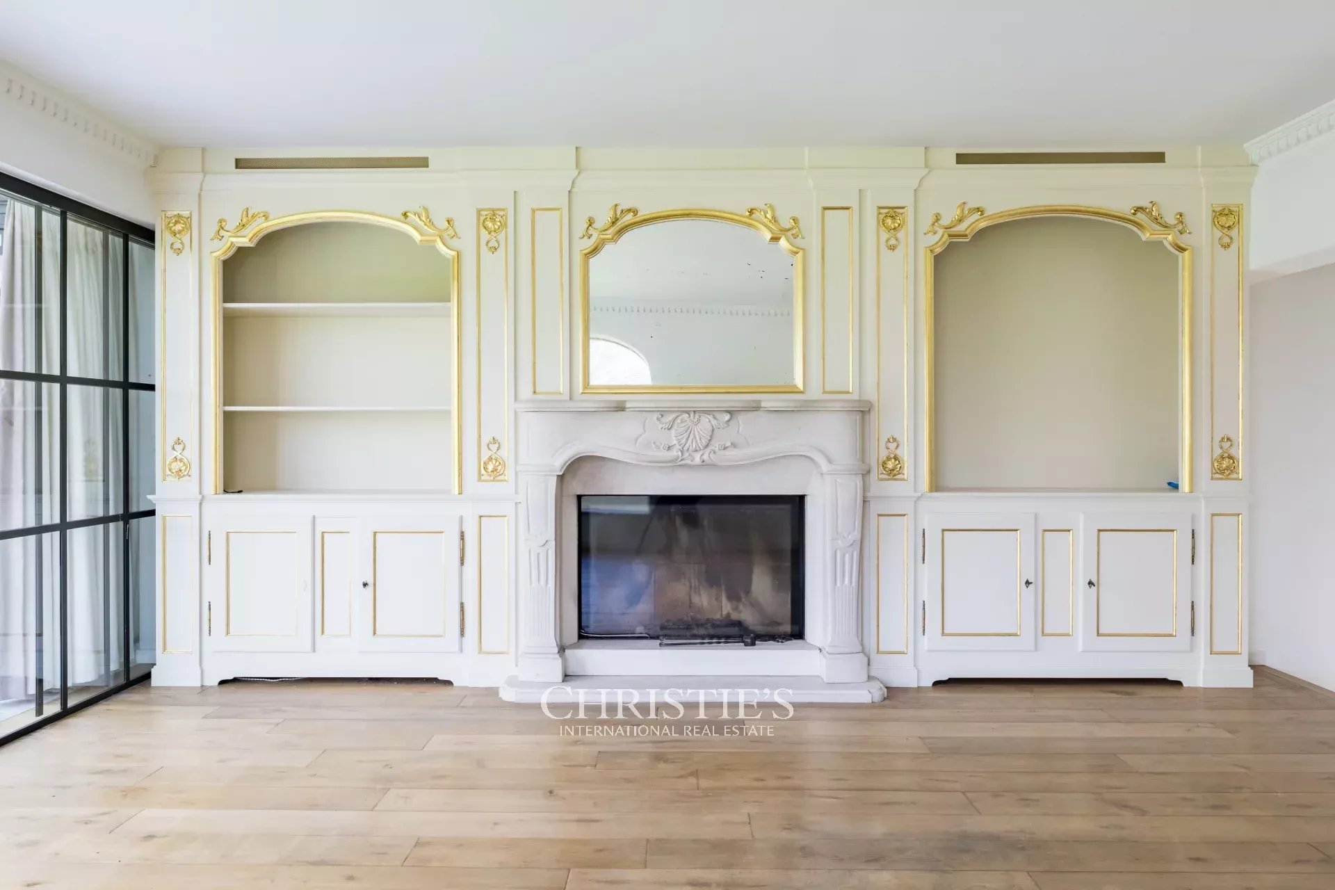 OPTIE - Lasne - Klassieke villa met bijgebouw op 75 are