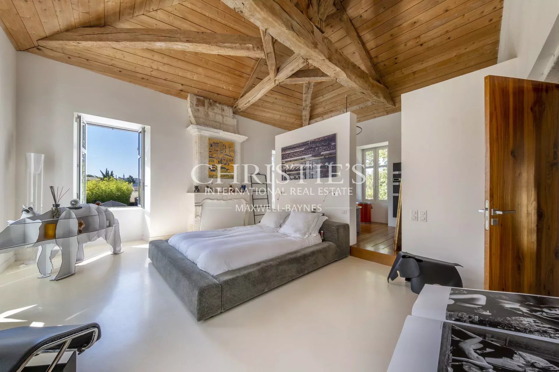 13 Bedroom Villa/Townhouse's Image 24