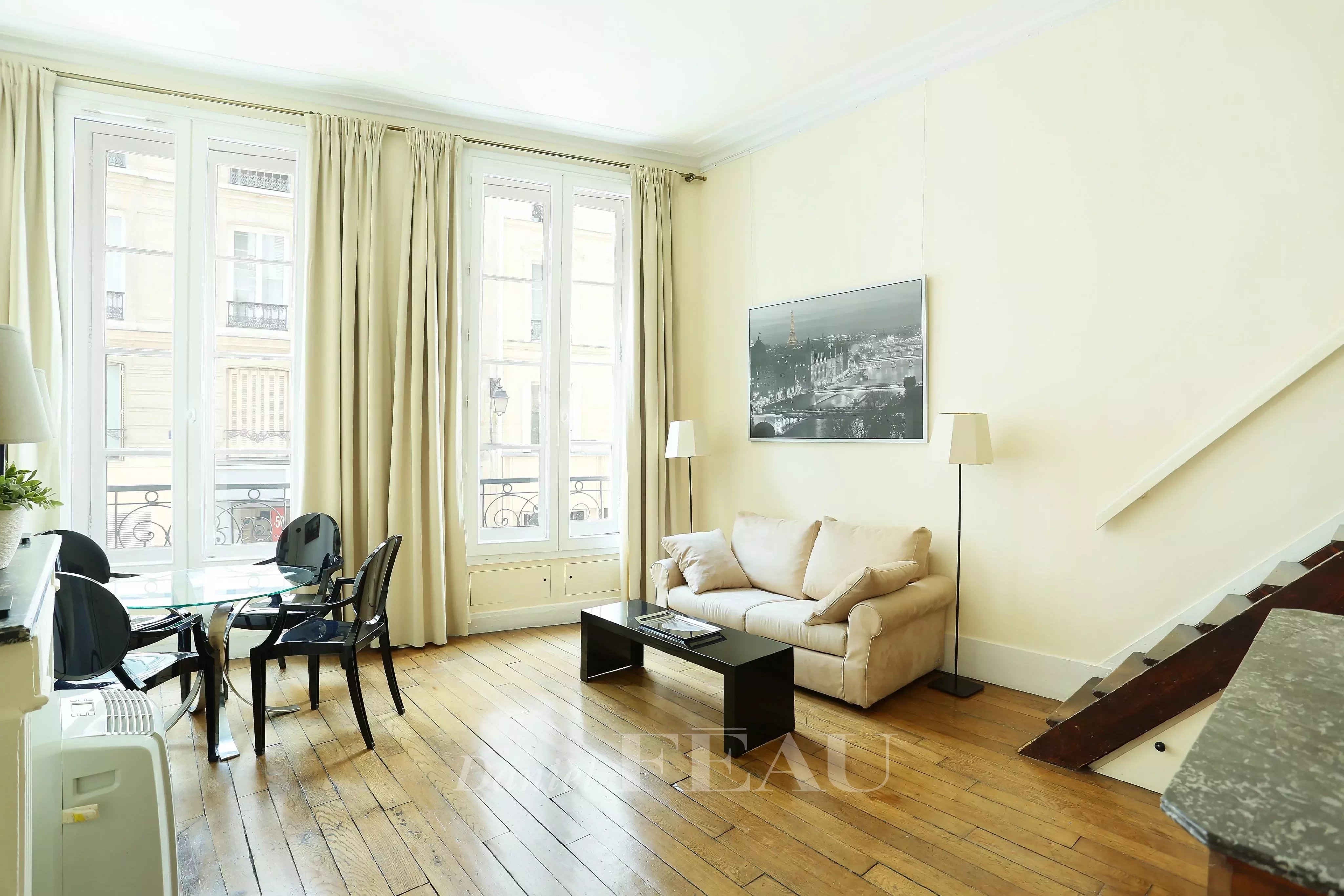 Paris 5th District – A one-bed apartment  rented furnished..