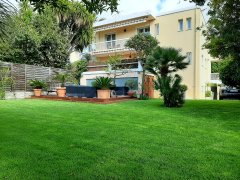 Juan les Pins City Villa for sale Near Beach with Jacuzzi Parking — photo 1 of 7