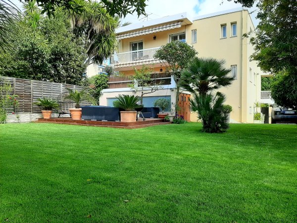 Juan les Pins City Villa for sale Near Beach with Jacuzzi Parking — photo 1