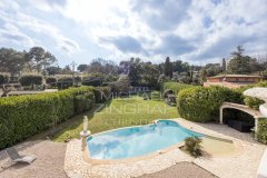 Roquefort-les-Pins – Charming Villa with Pool in a Peaceful Residential Setting — photo 2 of 7