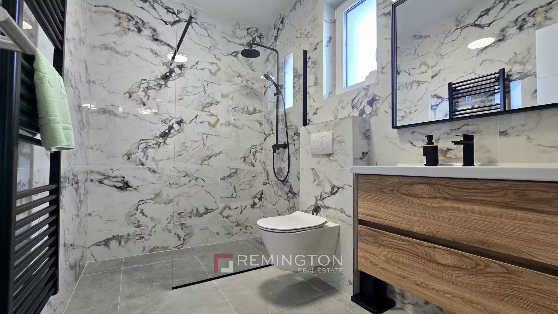 4 Bedroom Villa/Townhouse's Image 3
