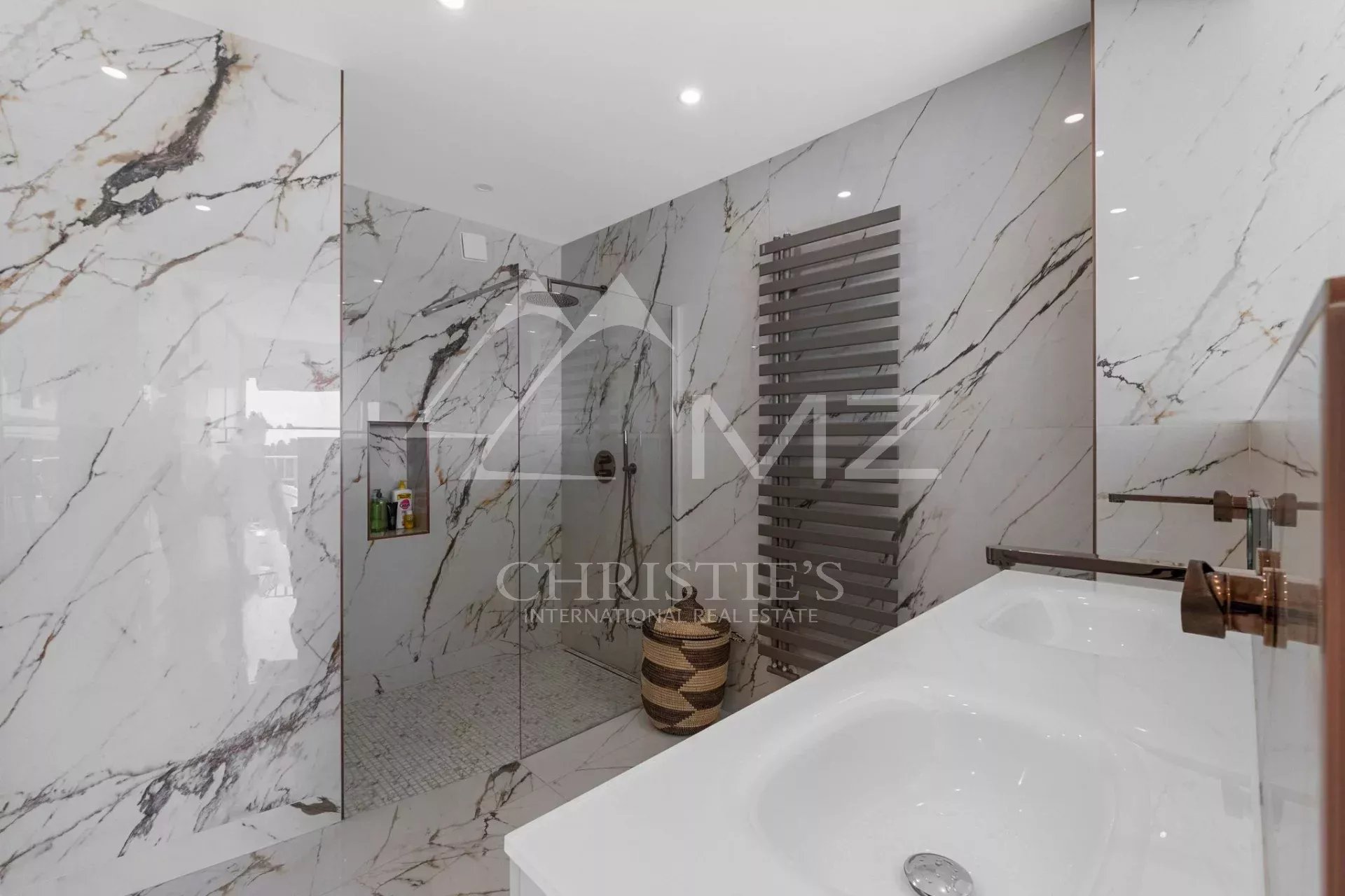 3 Bedroom Apartment/Flat's Image 7