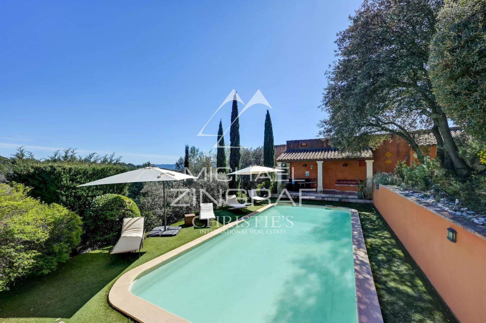 4 Bedroom Villa/Townhouse's Image 12
