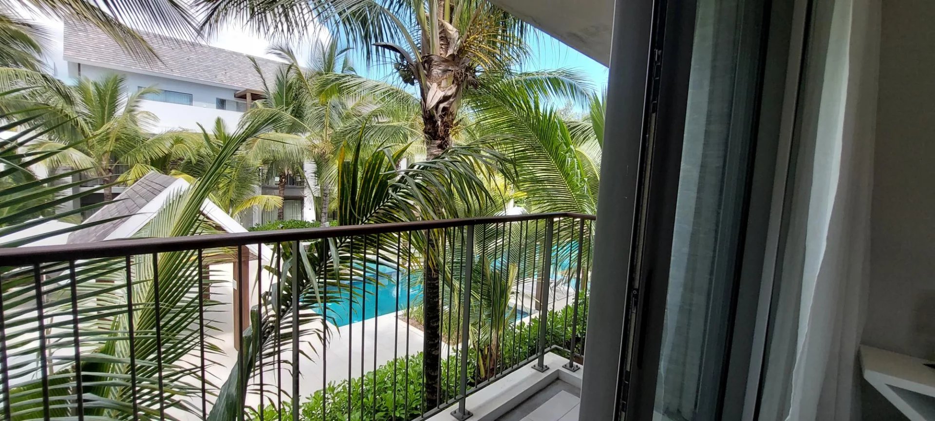 MONT CHOISY GOLF ESTATE- Beautiful upmarket apartment - 3 bedrooms - picture 25 title=