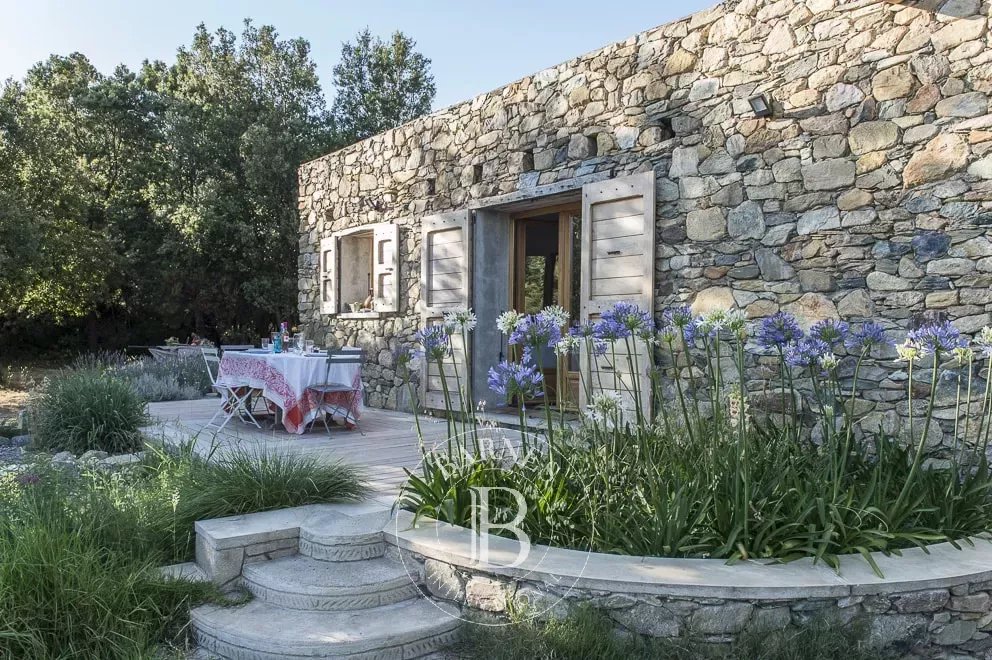Saint Florent region, stone property with swimming pool - picture 12