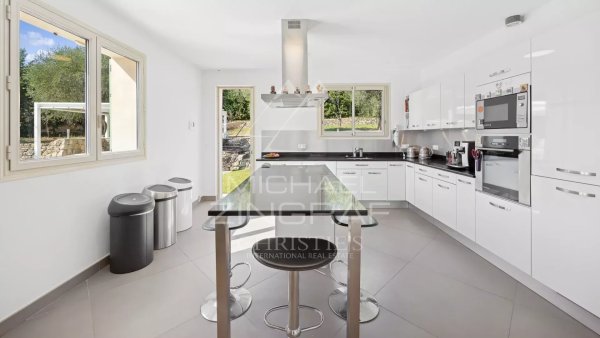 Exceptional Villa with Olive Grove – Grasse / Near Opio — photo 5