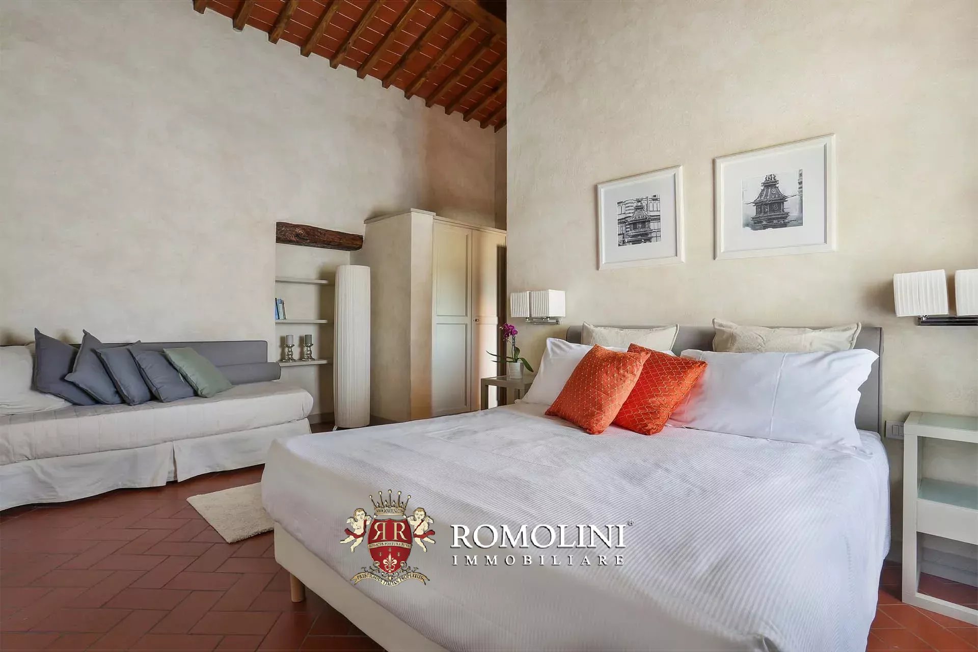 25 Bedroom Vineyard's Image 51