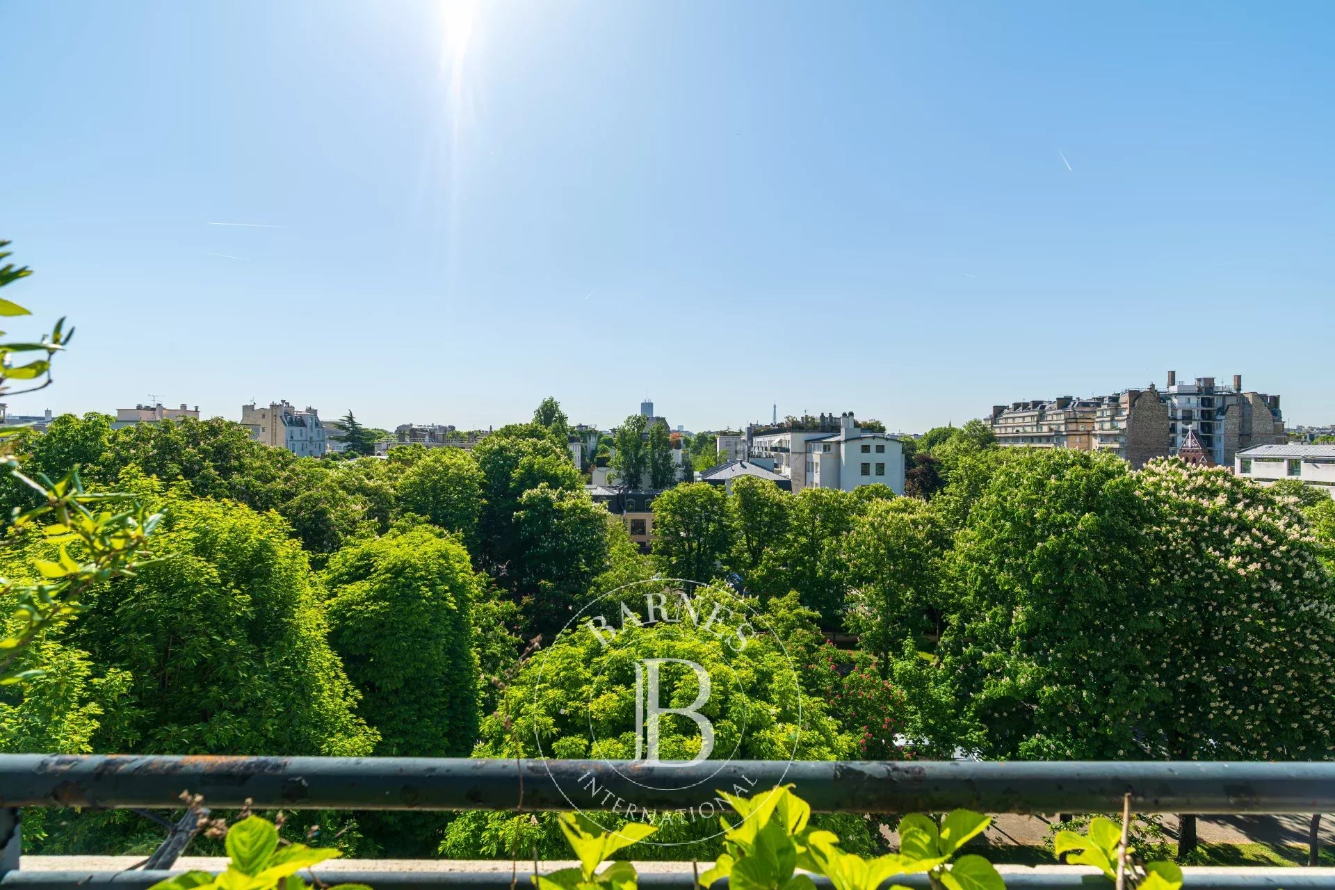 Exclusive listing - 2 or 3-bed apartment - Top floor - Same-level terrace - picture 18