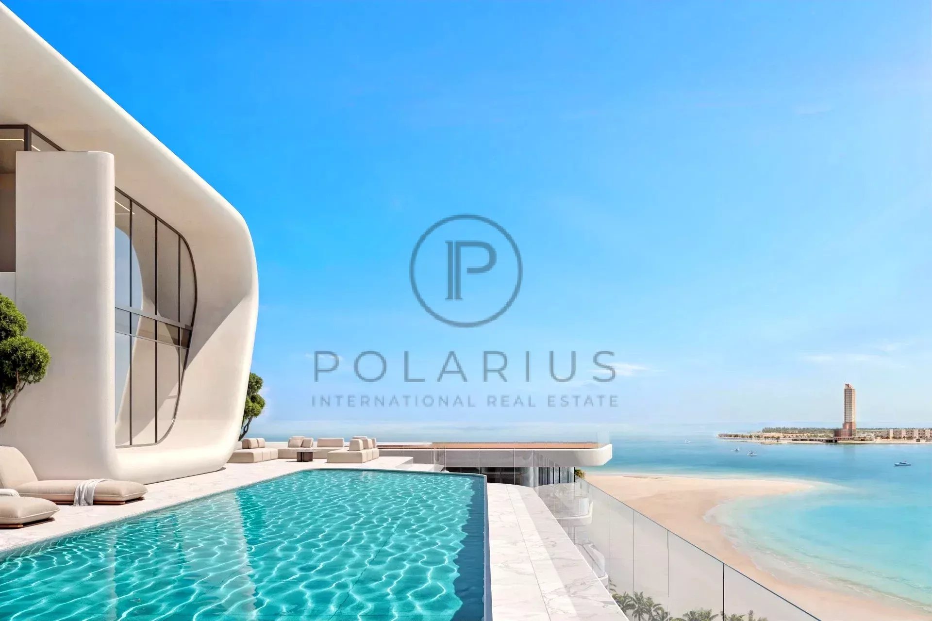 Piscina infinity moderna con vista al mar y un cielo despejado.