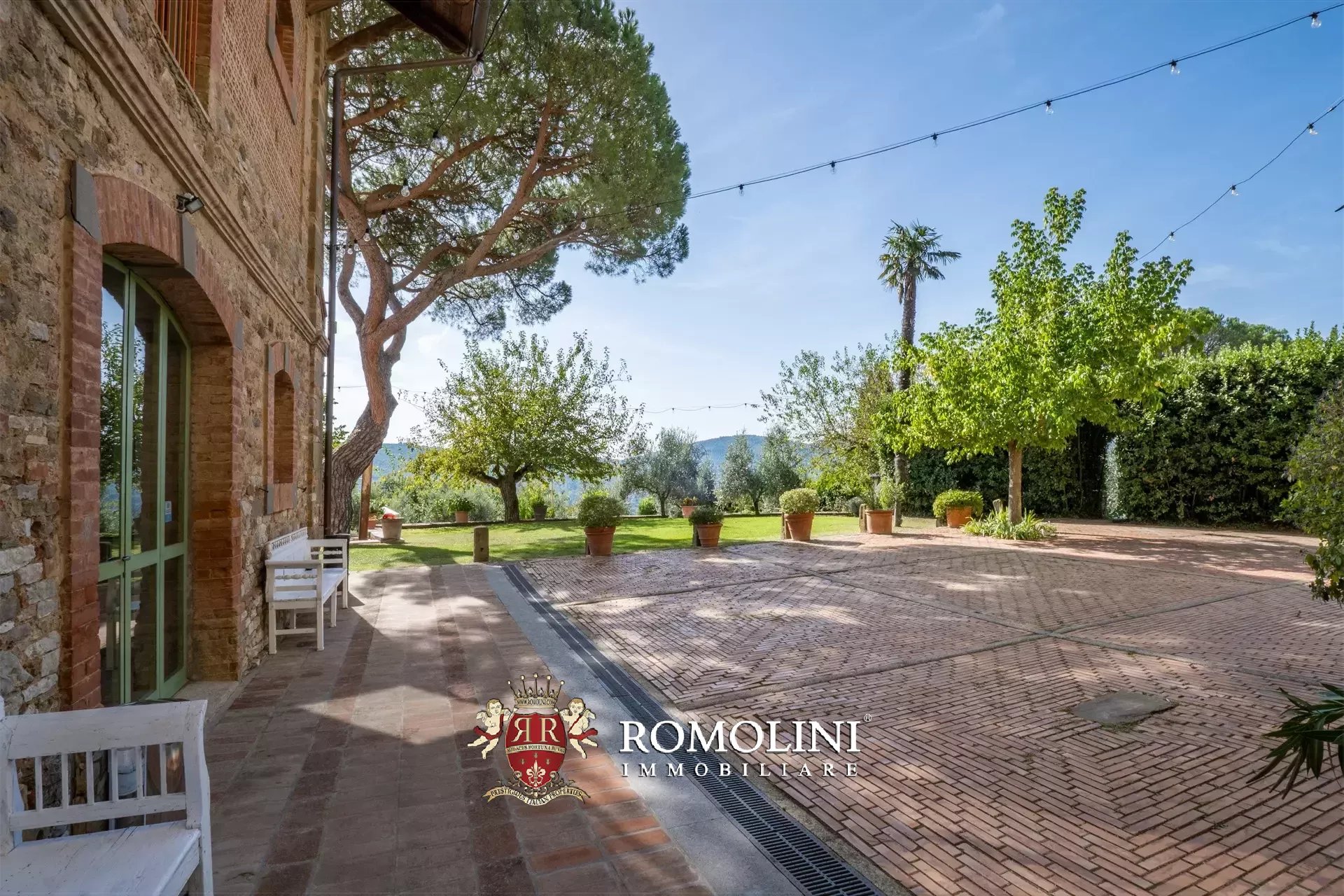 10 Bedroom Villa/Townhouse's Image 16