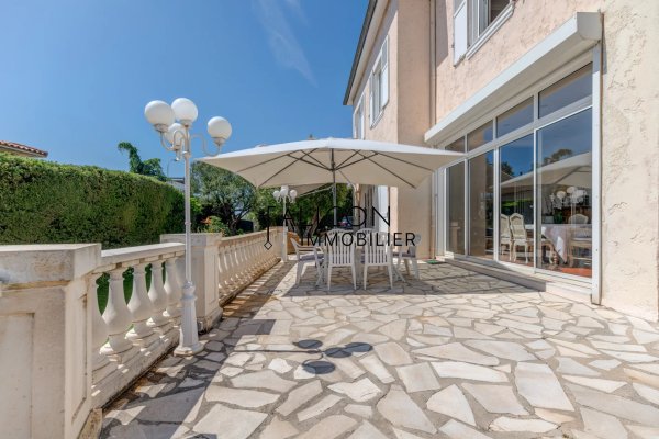 5-Bedroom Villa in Nice — photo 7
