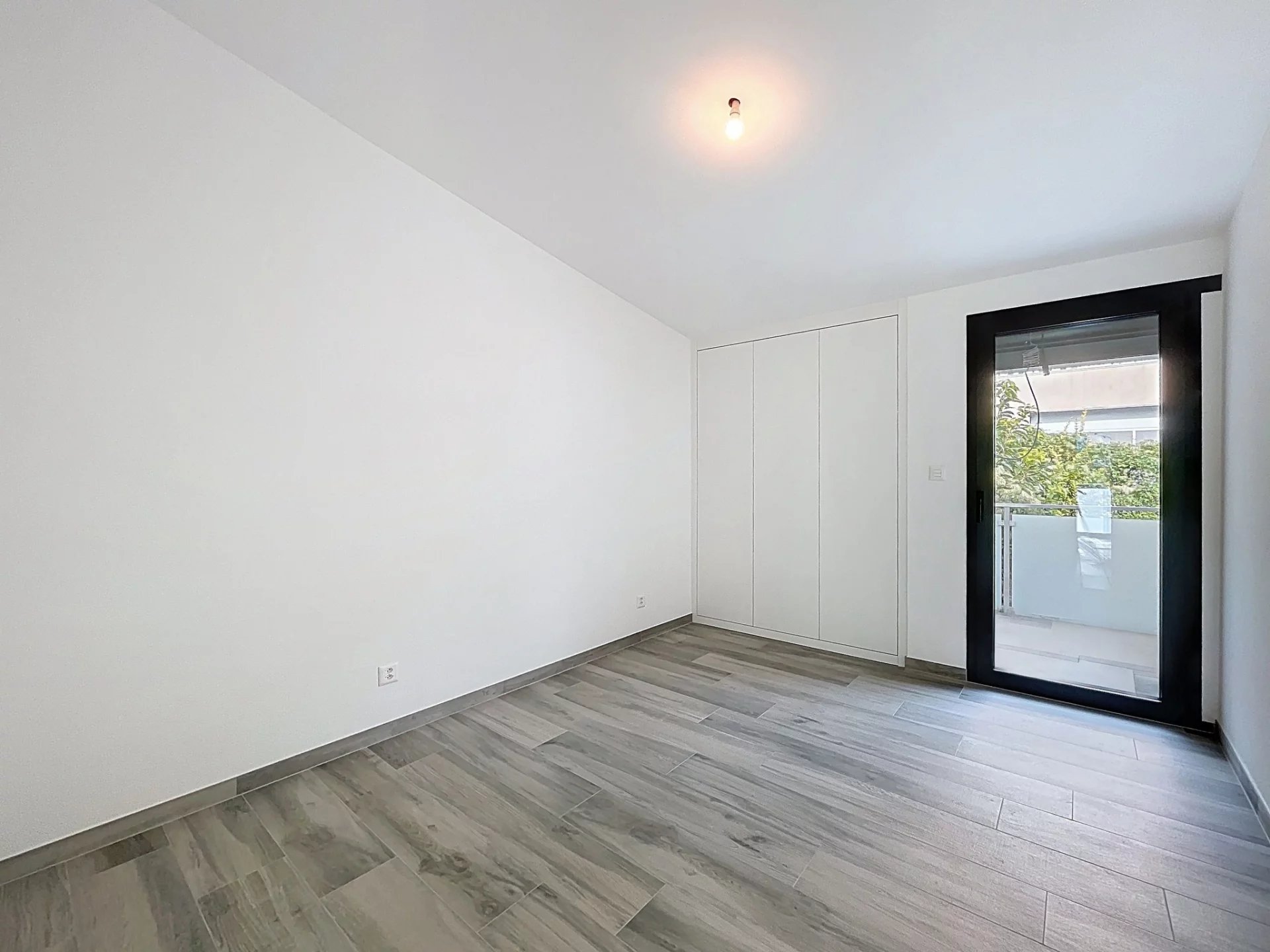 Maison neuve contemporaine – prête à emménager !