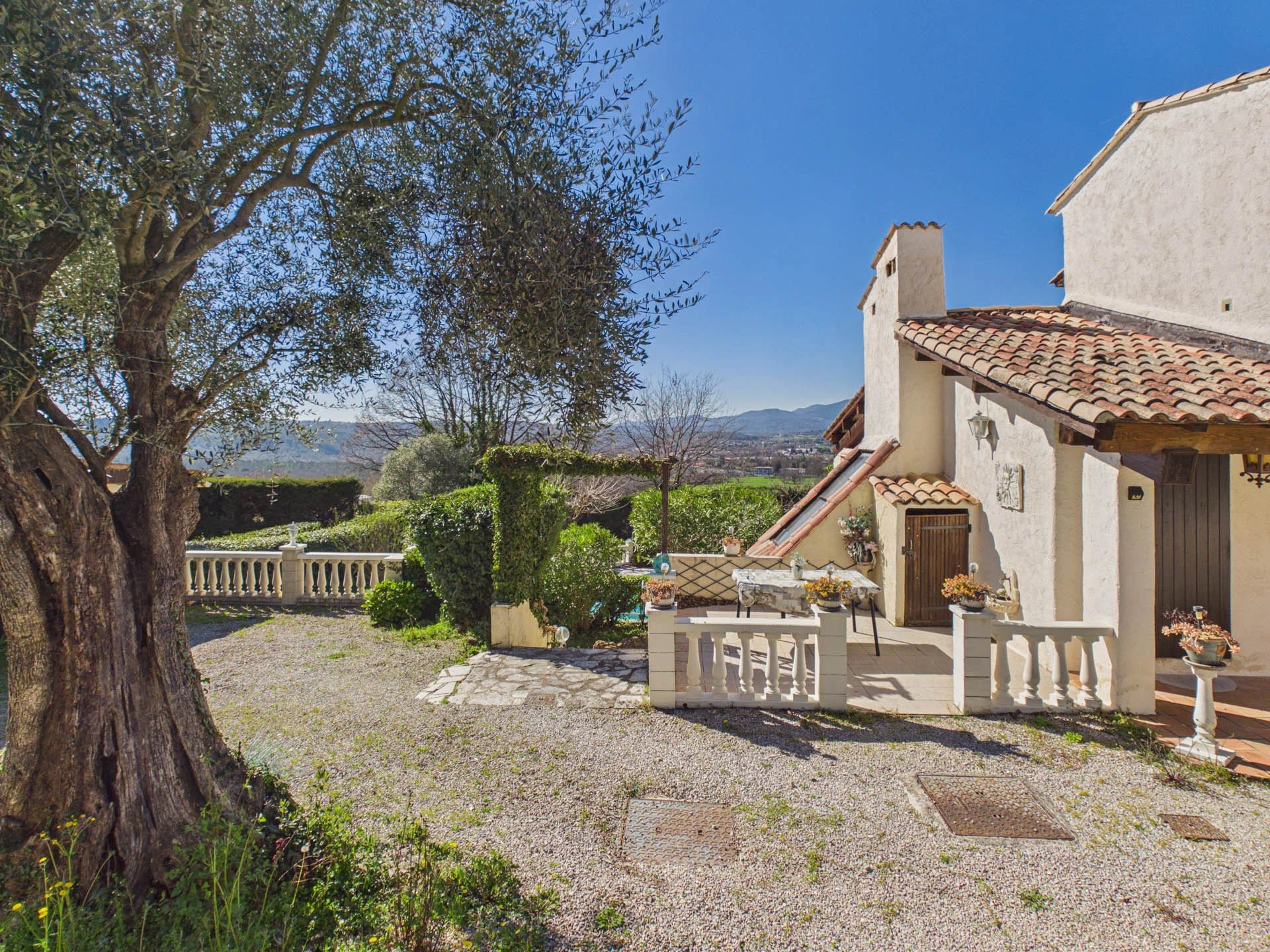 Villa to renovate with pool and view  - Montauroux