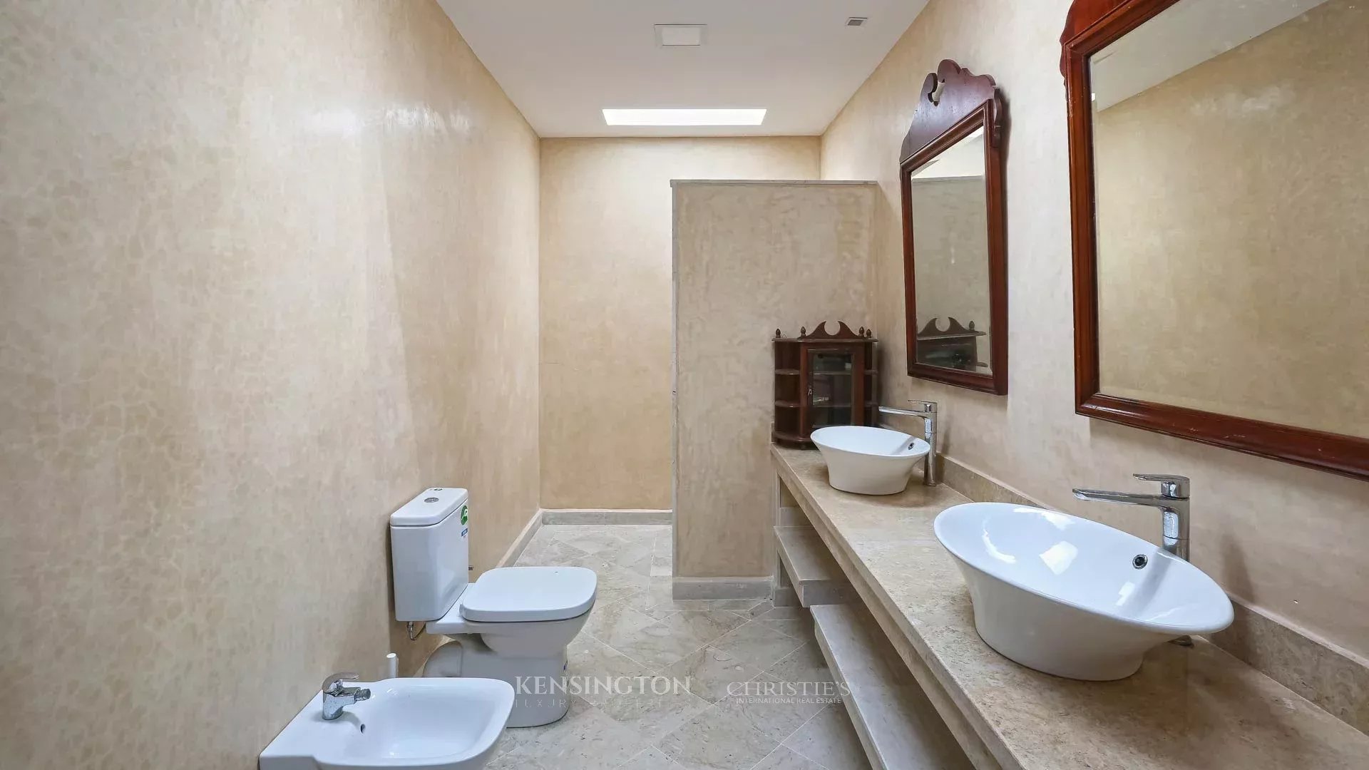 6 Bedroom Villa/Townhouse's Image 43