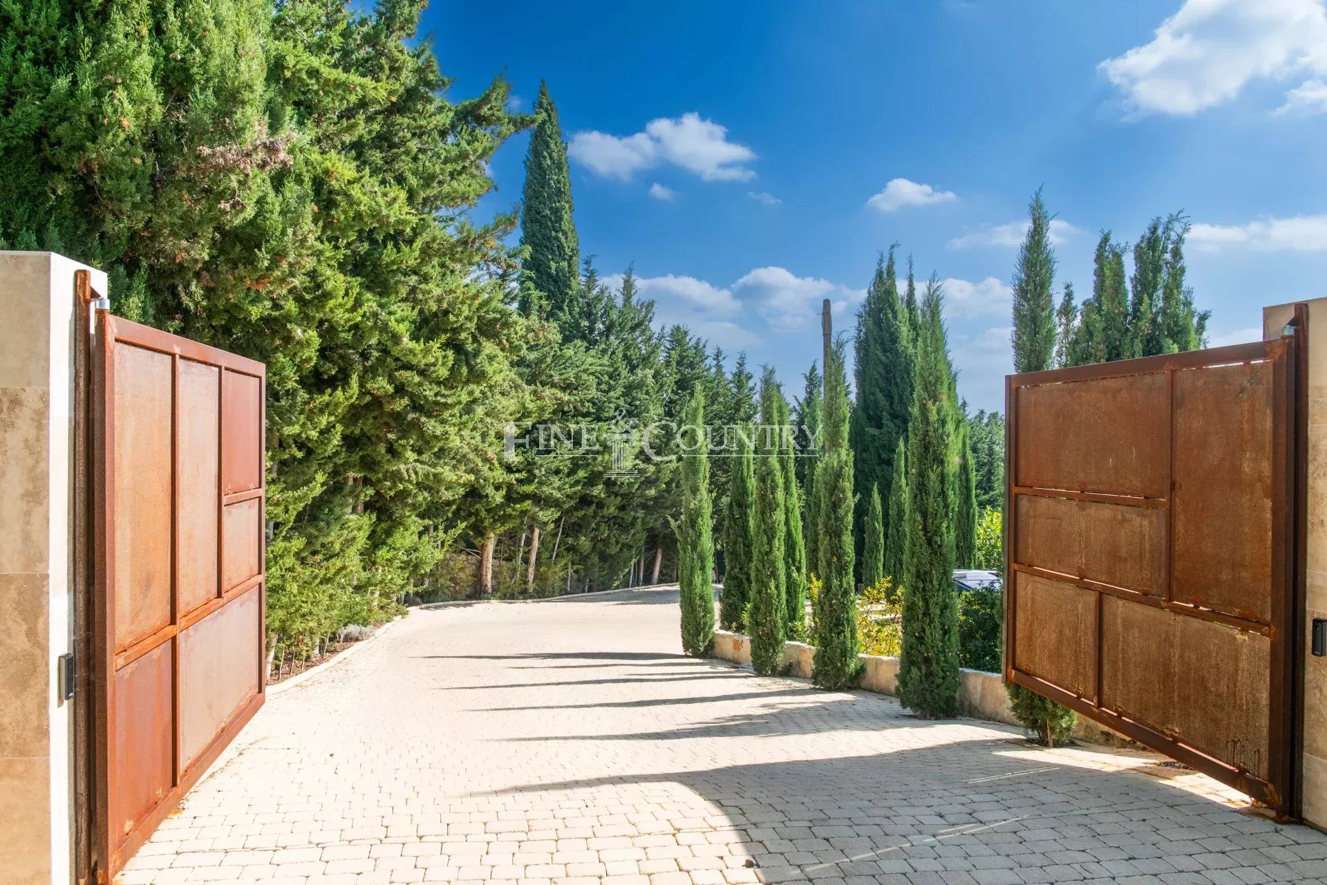 Photo of Architectural Stone Bastide for sale in Montauroux village