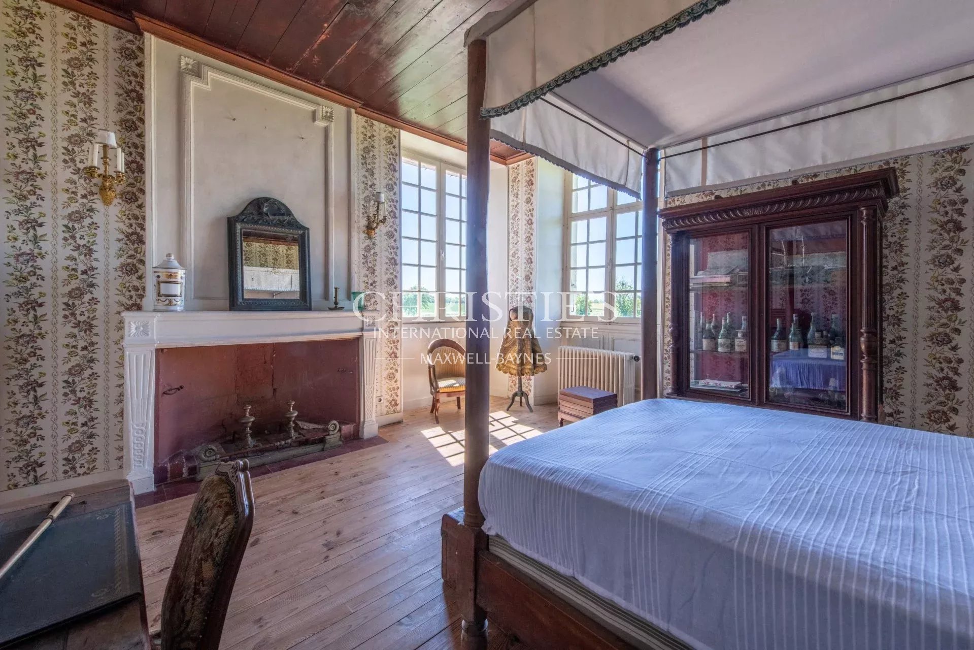 10 Bedroom Chateau's Image 12