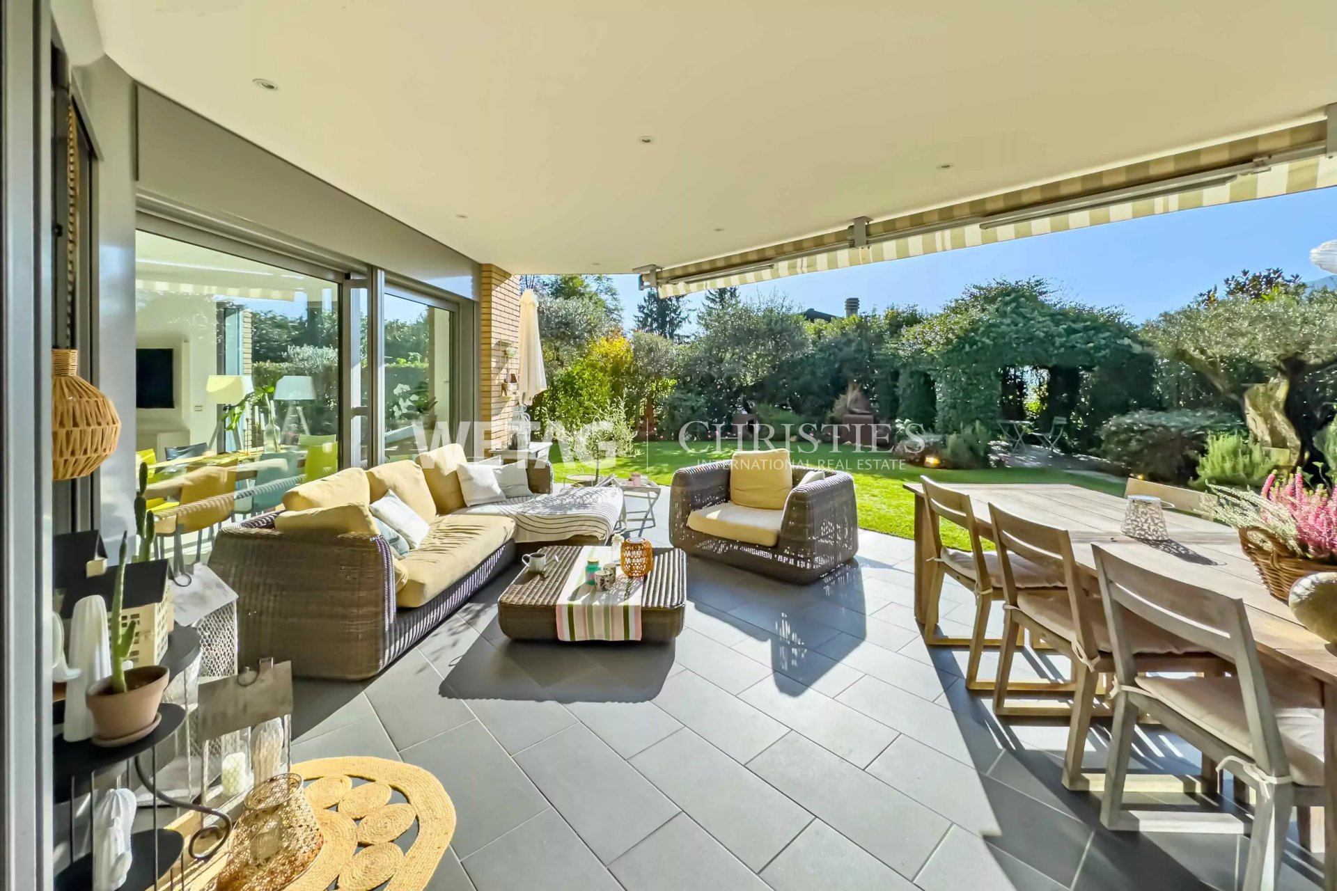 5 Bedroom Villa/Townhouse's Image 4