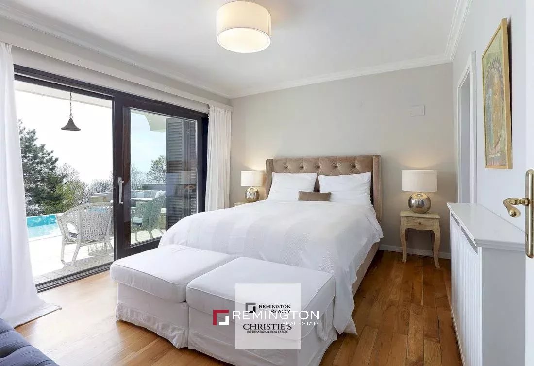 4 Bedroom Villa/Townhouse's Image 3