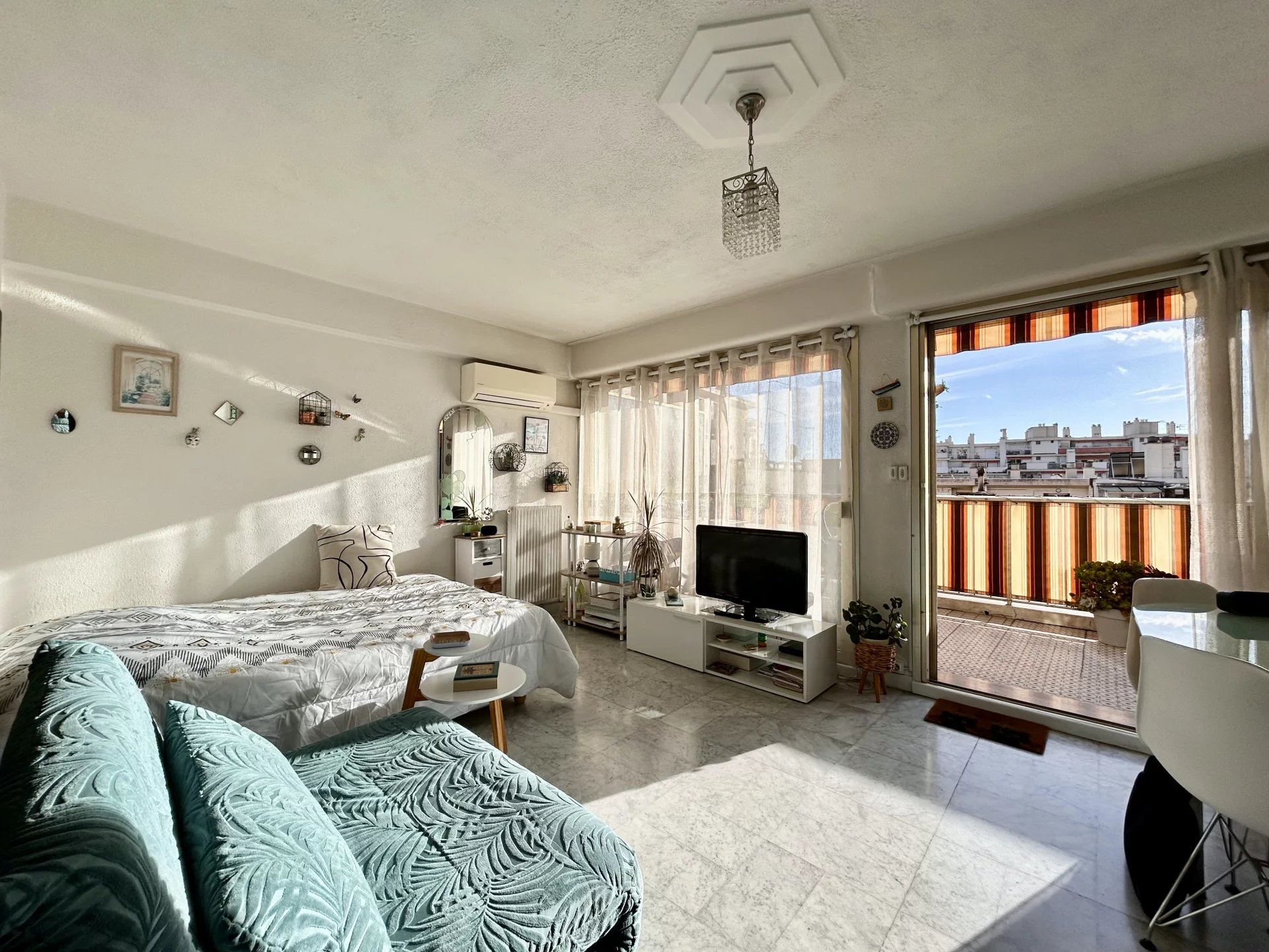 GRAND STUDIO - TERRASSE - GARAGE