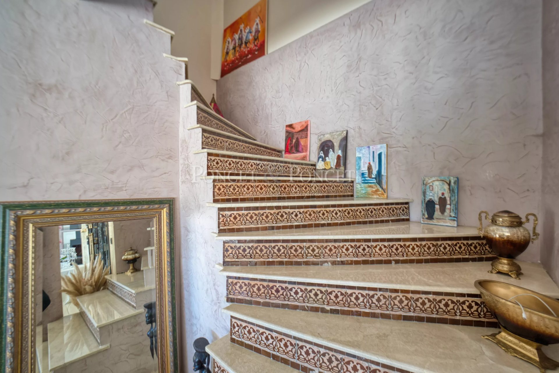 6 Bedroom Villa/Townhouse's Image 11