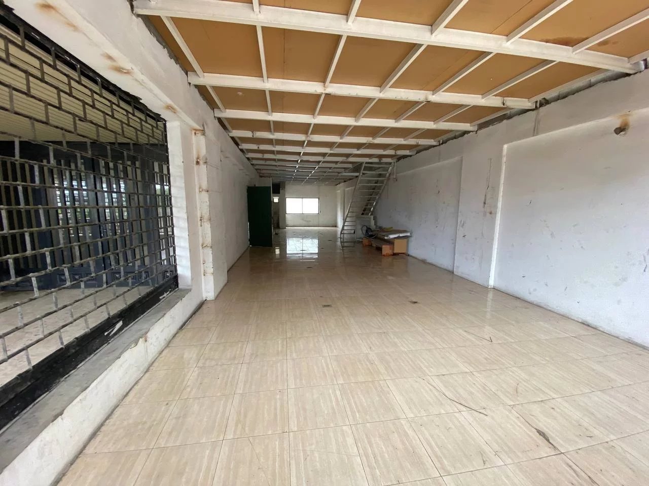 🔧 Commercial Duplex for Rent – Zouk Mosbeh Highway 🛠️ Prime Location | Ideal for Auto Parts Business
