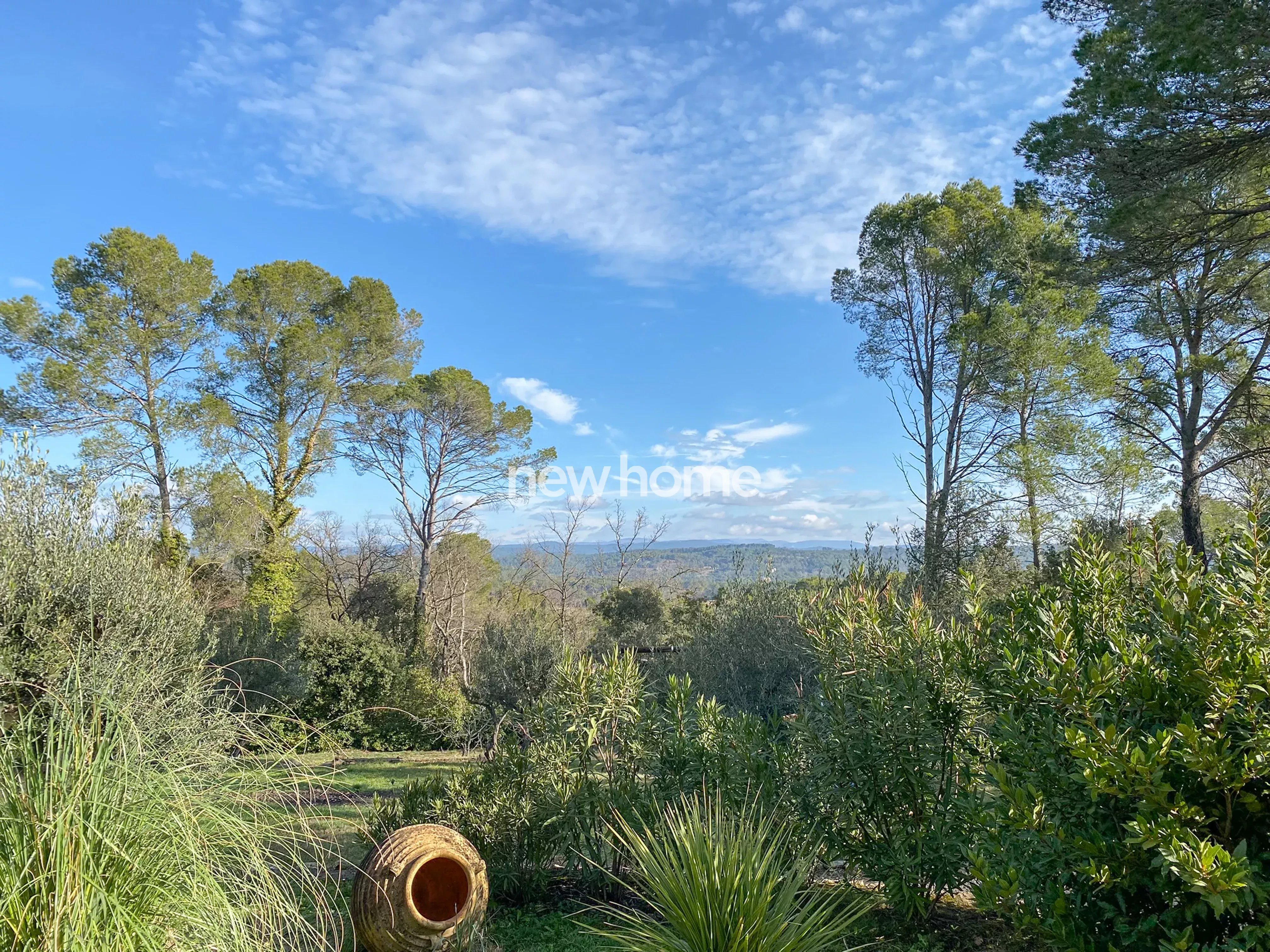 Villa avec piscine et une belle vue