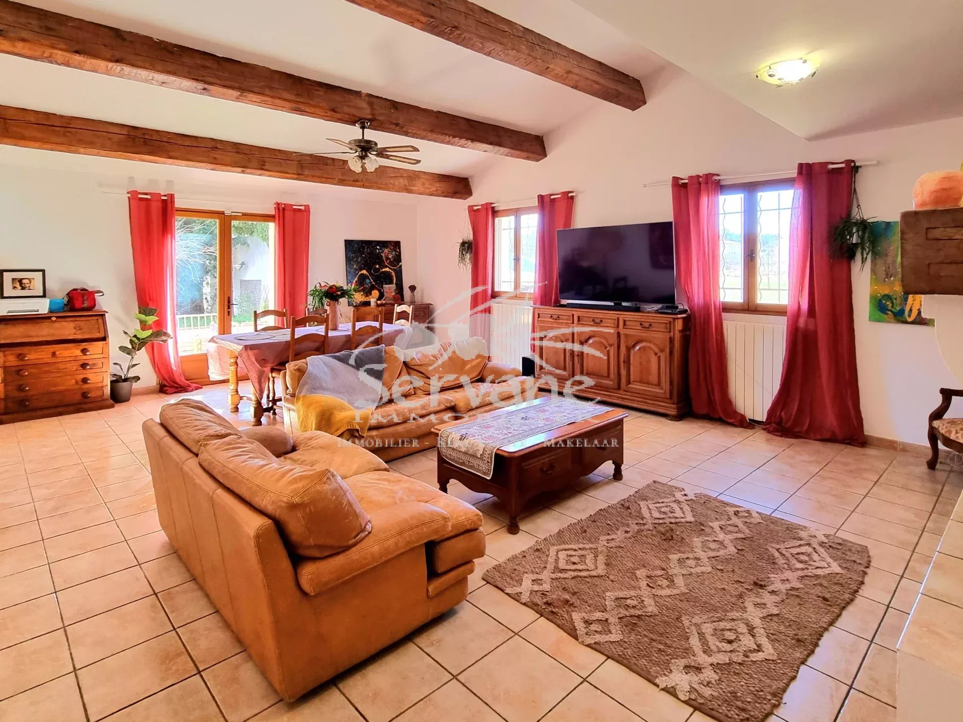 LORGUES VILLA T4 SUR 3220 m²