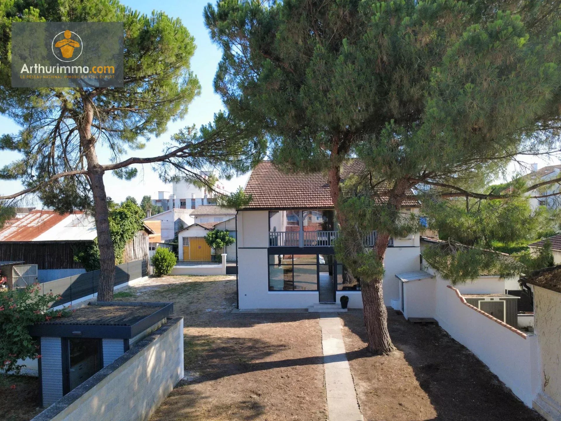 Maison de famille avec garage et jardin clos proche gare de marmande