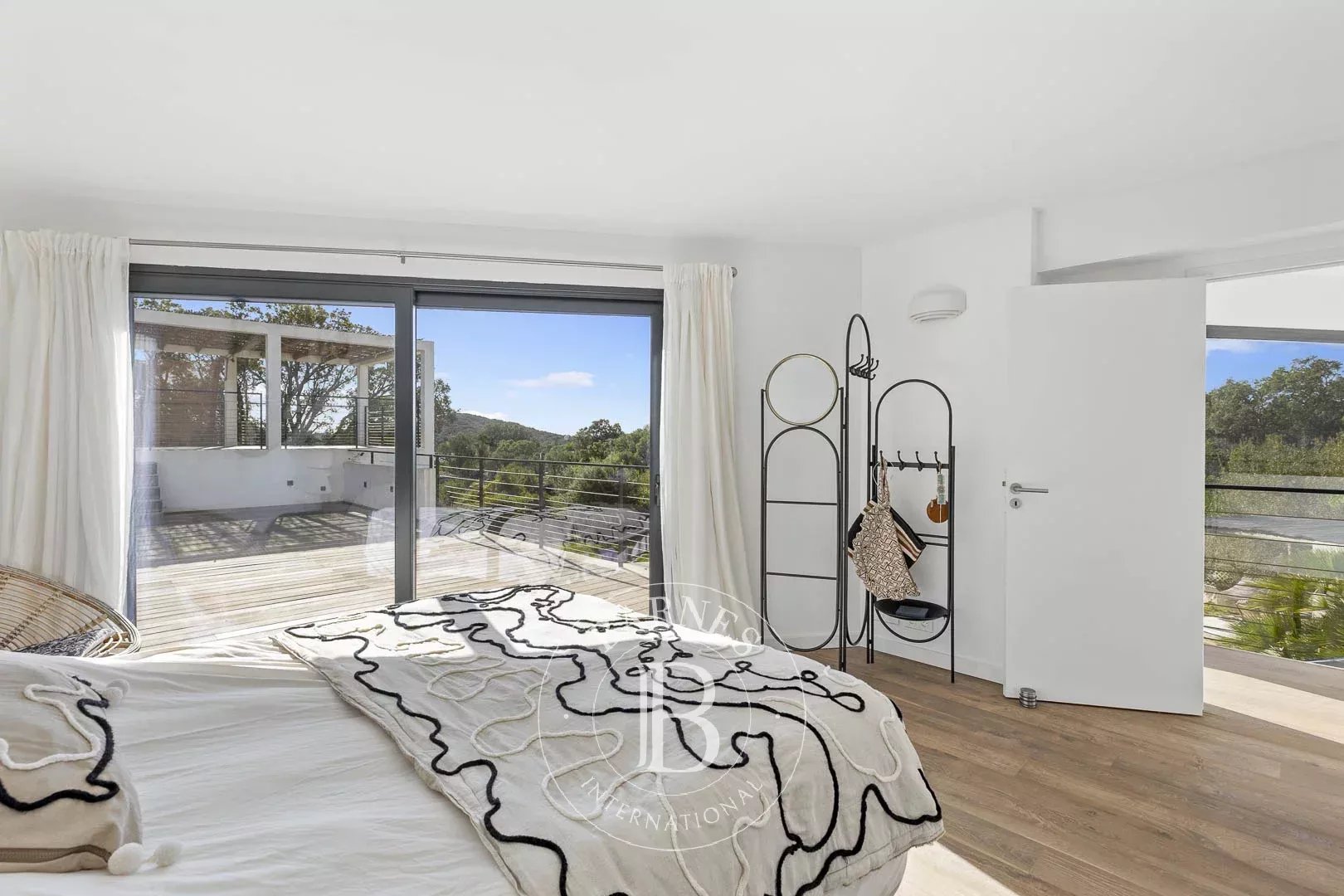 Sainte-Lucie-de-Porto-Vecchio  - Villa 6 Pi&egrave;ces 5 Chambres - picture 10