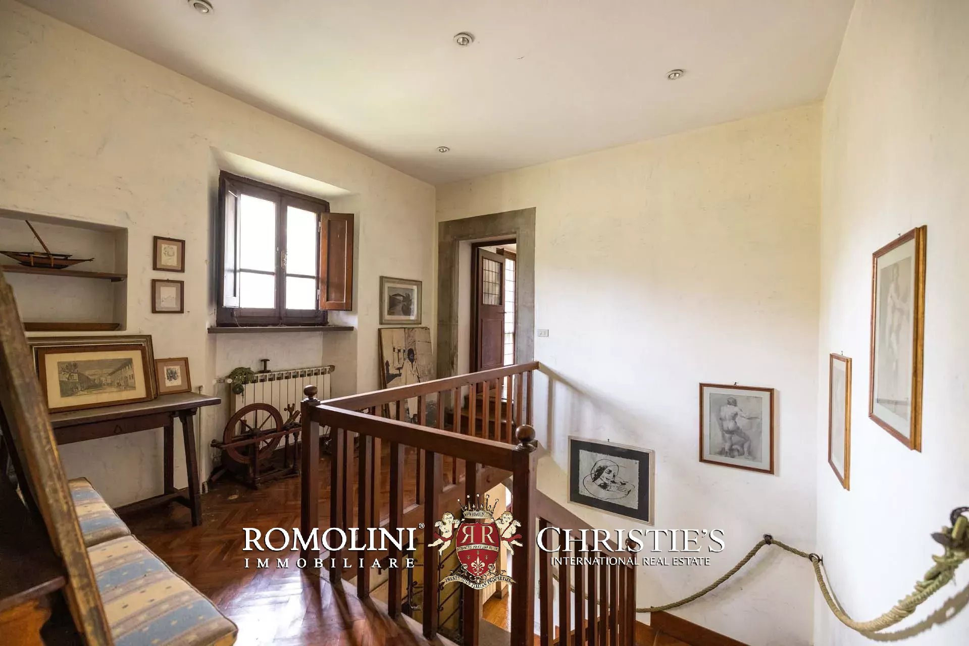 7 Bedroom Villa/Townhouse's Image 37