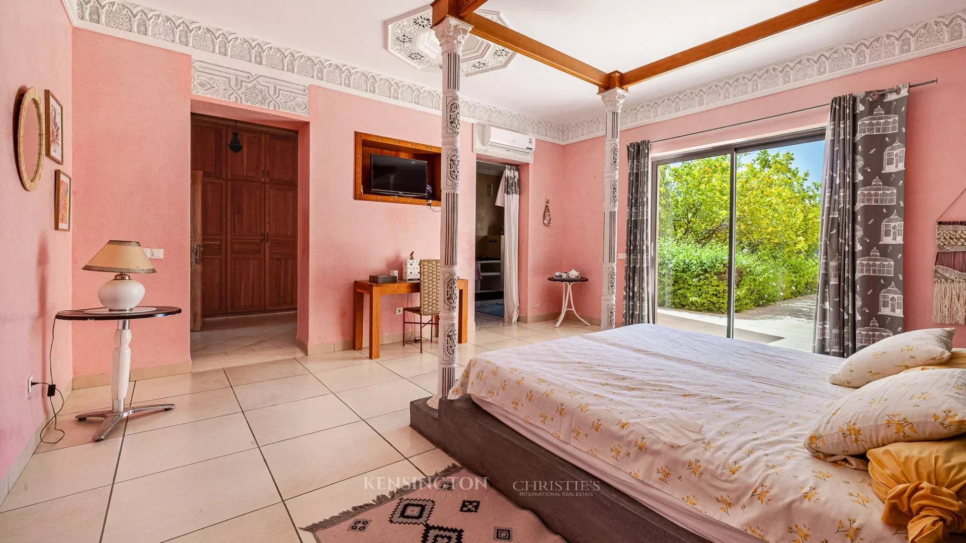 7 Bedroom Villa/Townhouse's Image 31