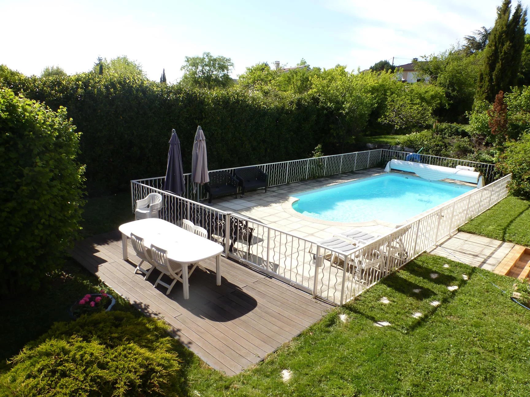 DARDILLY CENTRE 5 CHAMBRES PISCINE
