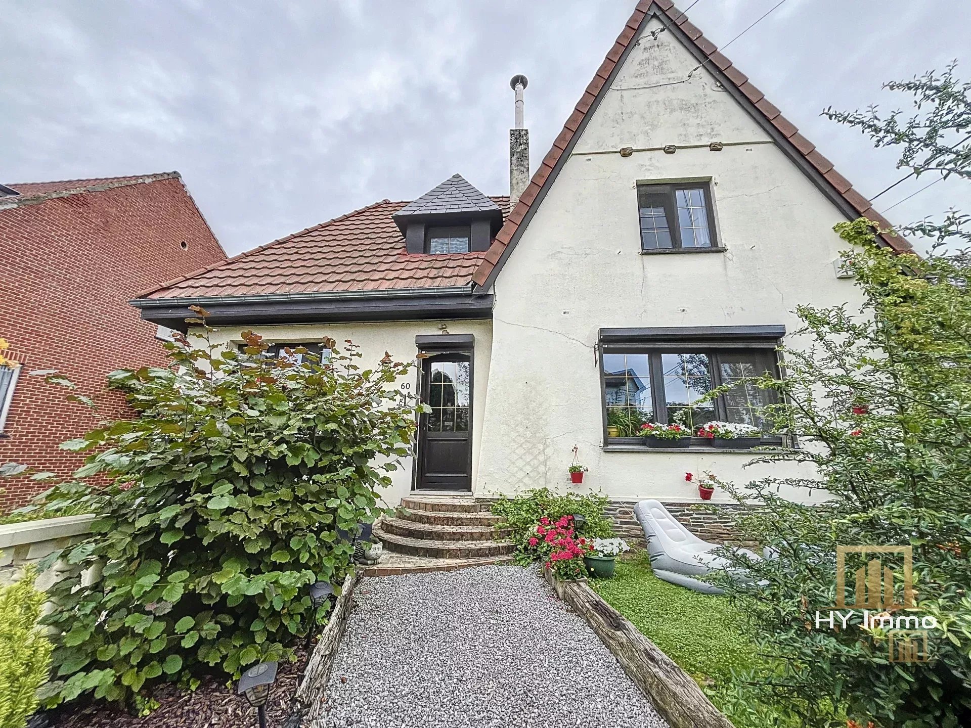 !! VENDU !! MAISON 4 FACADES - EXCELLENT ETAT - 3 CHAMBRES AVEC JARDIN 450 M² - TERRASSE - GARAGE - EMPLACEMENTS PARKING