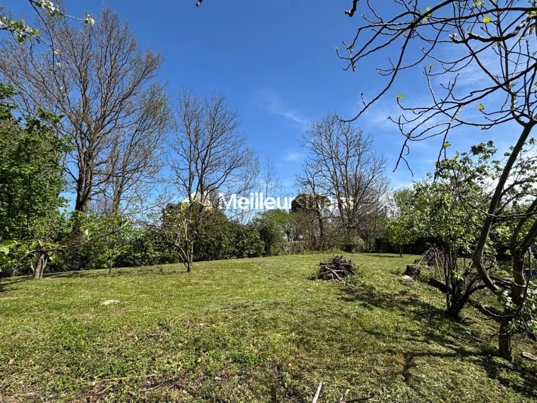 Terrain constructible 1019 m²