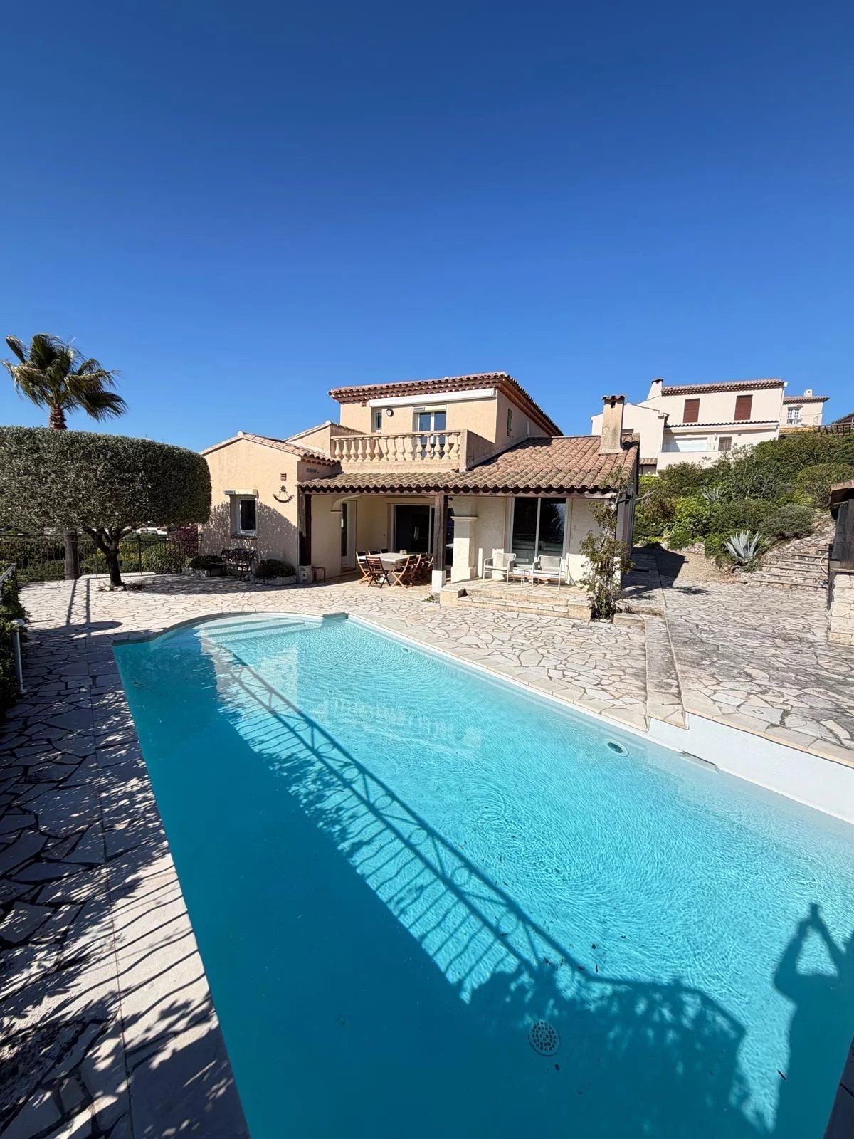 LA TURBIE, PRIVATE ESTATE, BEAUTIFUL PROVENCAL VILLA WITH POOL, SEA VIEW AND LARGE GARAGE
