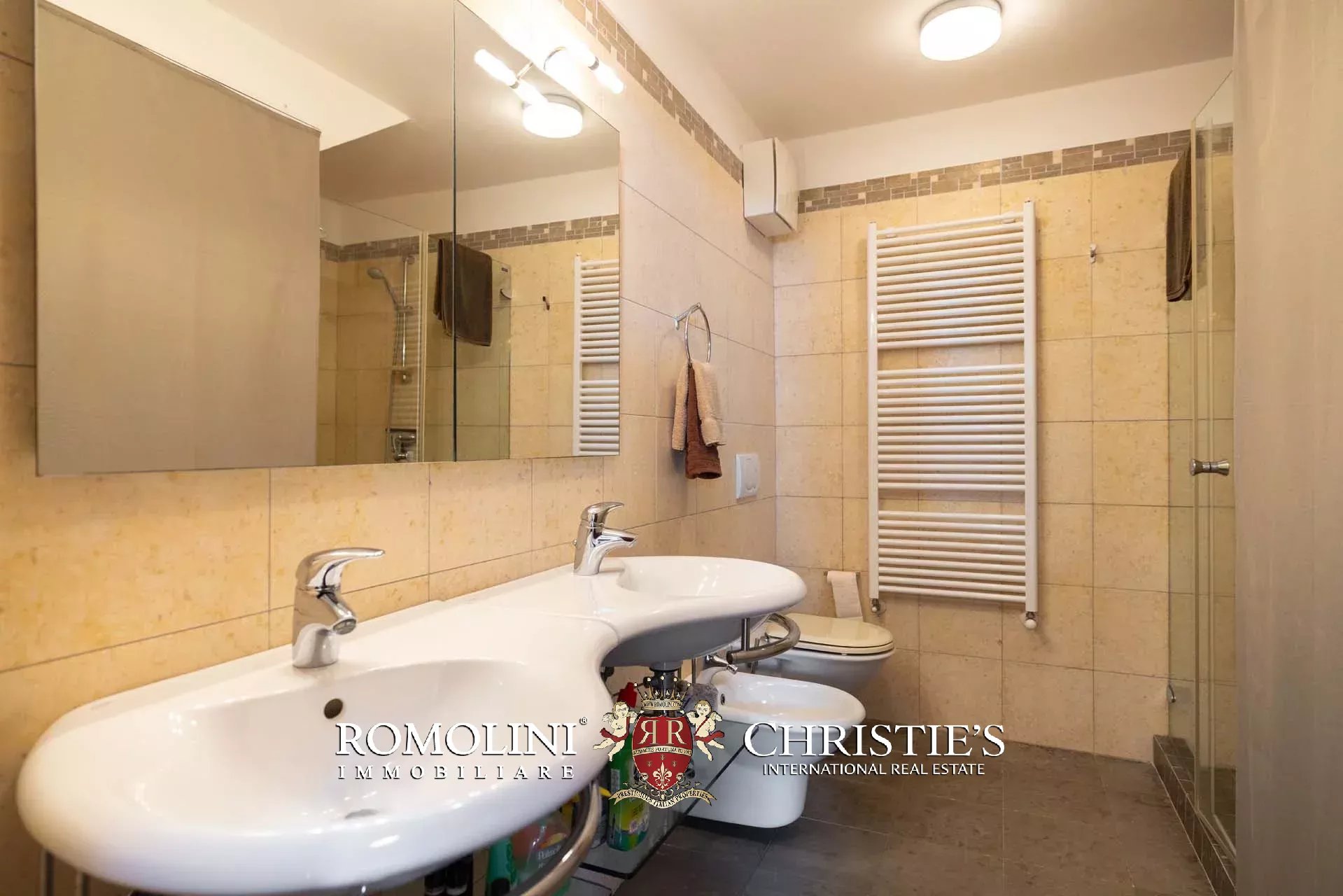 37 Bedroom Villa/Townhouse's Image 74