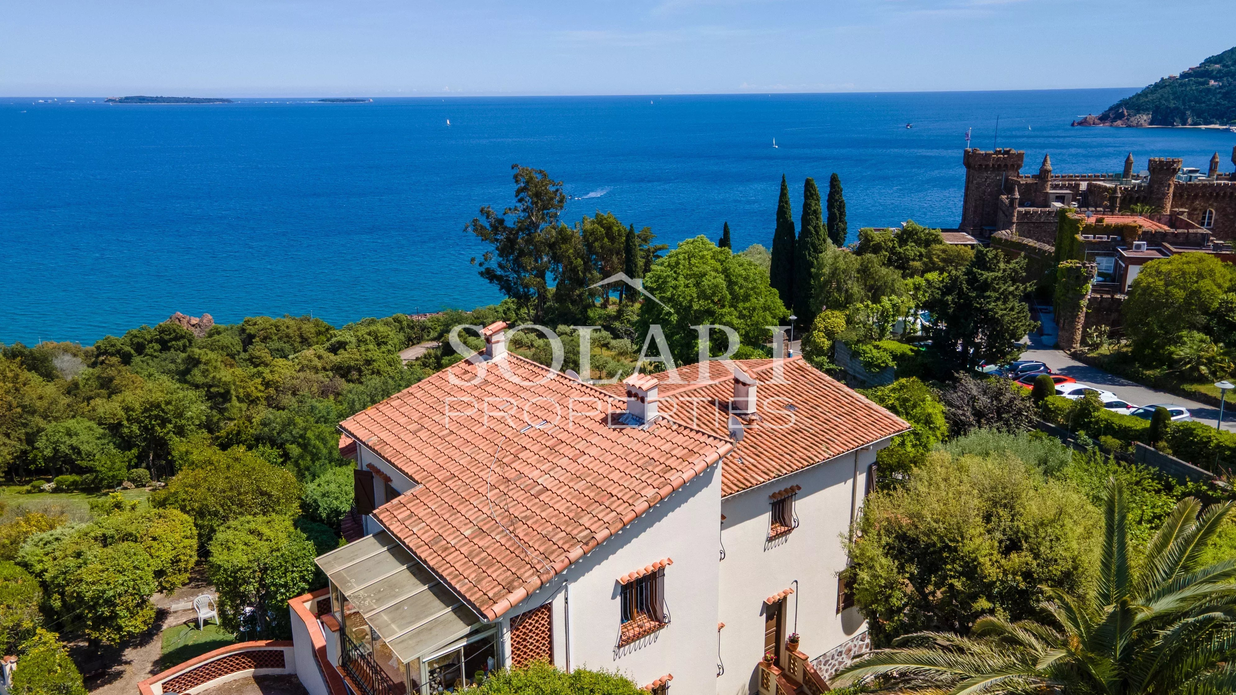 Villa face à la mer - plein sud - a pied des plages