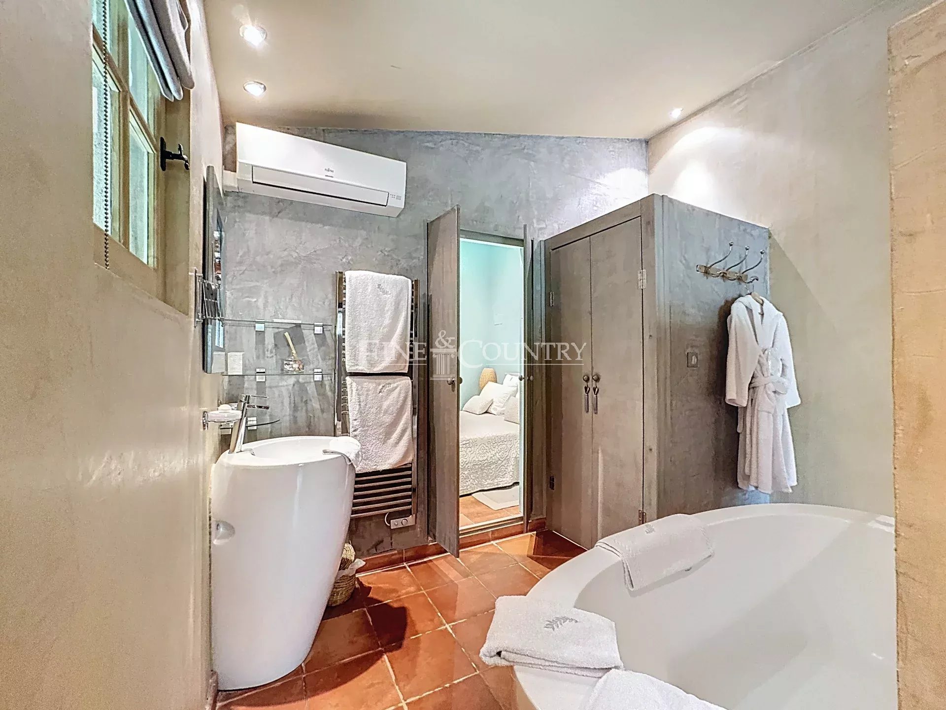 Photo of Villa for sale near Levens with swimming pool