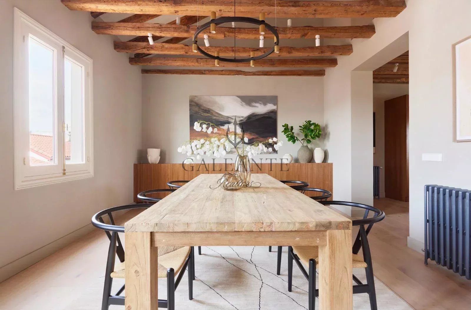 ARCHITECTURAL MASTERPIECE IN A JUSTICIA PALACE: 6-METER CEILINGS & PARISIAN CHARM - Image 5