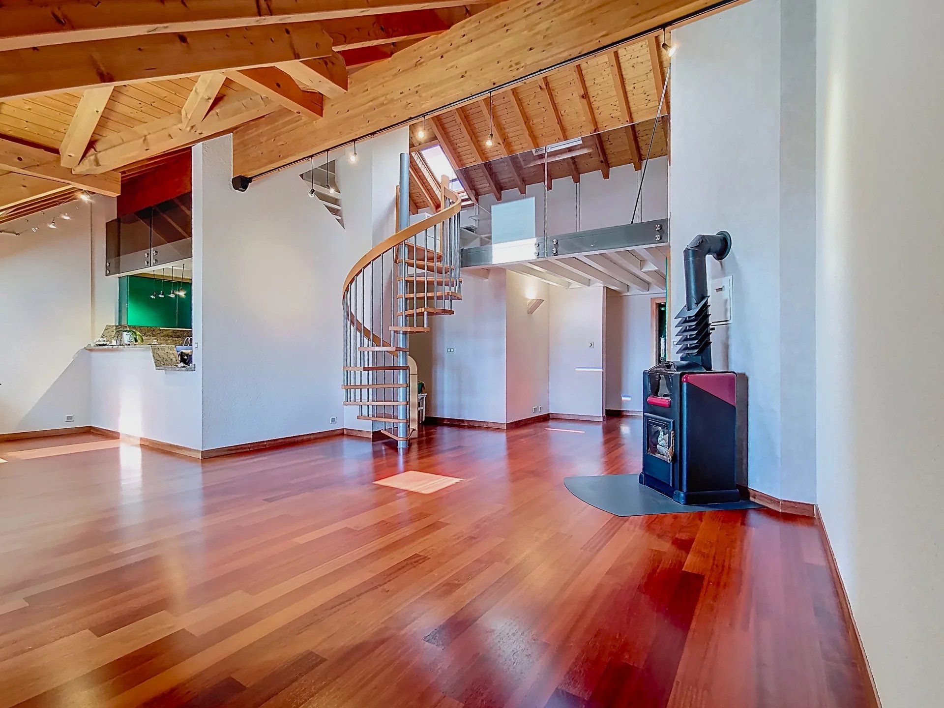 Charmant duplex 4.5 pièces avec mezzanine !