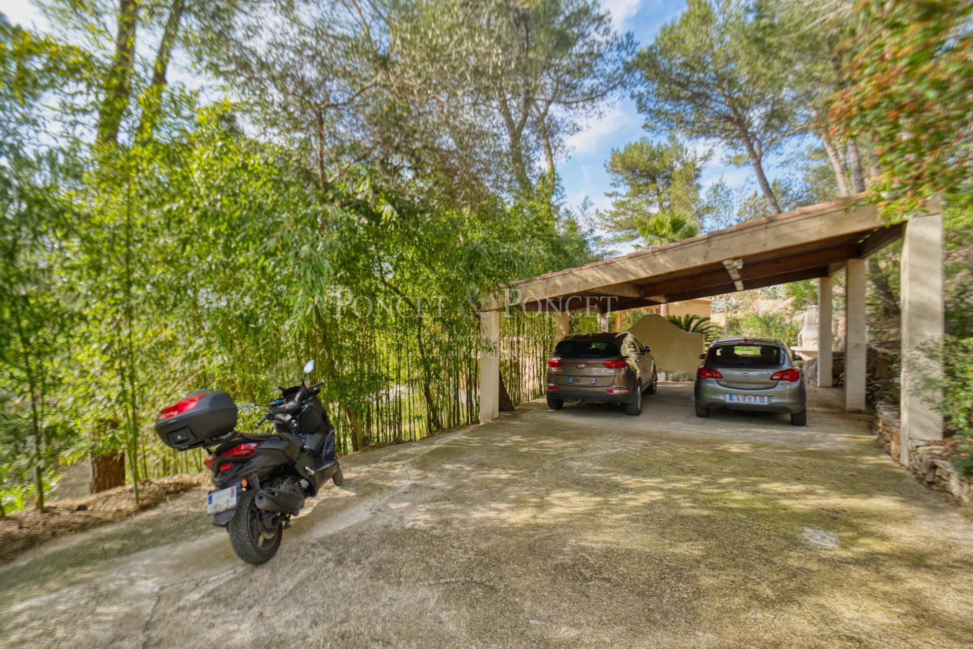 5 Bedroom Villa/Townhouse's Image 14